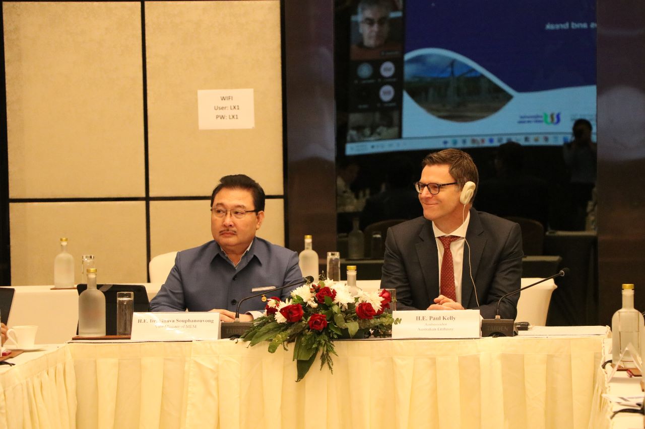 Dr Sinava Souphanouvong, Vice Minister of Lao's Ministry of Energy and Mines, with H.E. Paul Kelly, Australian Ambassador to Laos.