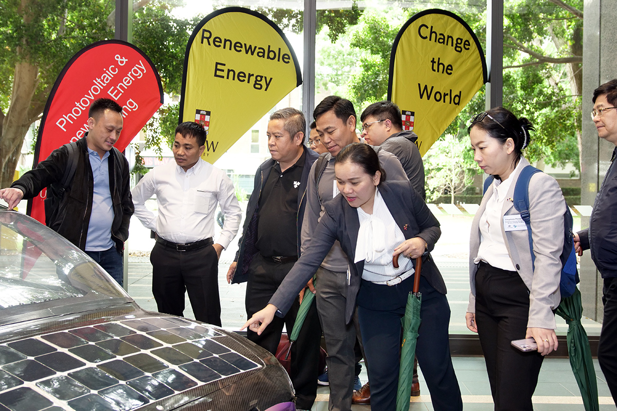Lao delegation inspects electric vehicles at UNSW in Sydney