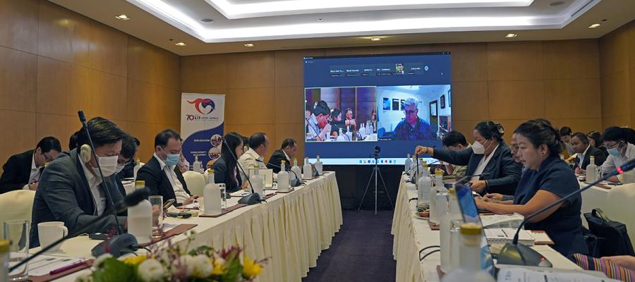 Participants in energy workshop in Laos with the Australian National University 